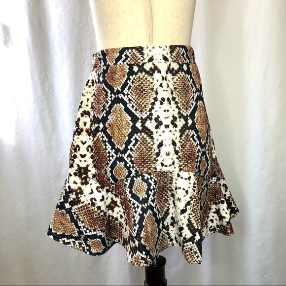 NWT Nasty Gal Collection snake skin python skirt curved flounce scuba size 10 - Picture 4 of 9